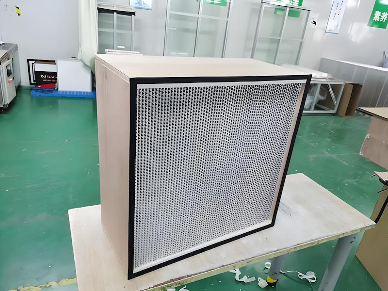 Heavy vehicle air conditioning filtration